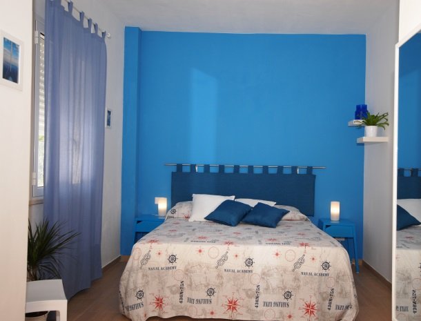 casa-azul-bed-and-breakfast-castellammare-del-golfo-slaapkamer-bed.jpg