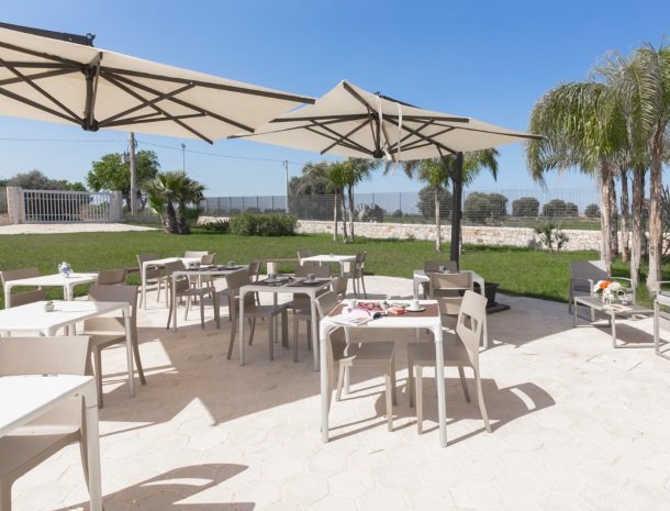 addauro-resort-siracusa-sicilie-terras.jpg