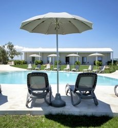 addauro-resort-siracusa-sicilie-met-zwembad.jpg