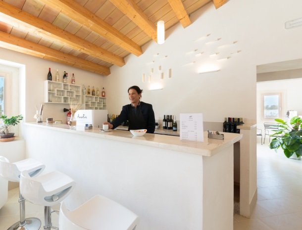 addauro-resort-siracusa-sicilie-bar.jpg