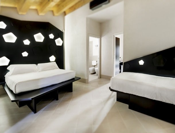 addauro-resort-siracusa-sicilie-slaapkamer-extrabed.jpg