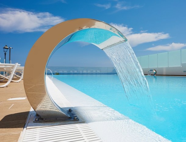 hotel-marina-di-petrolo-castellammare-del-golfo-zwembad-water.jpg