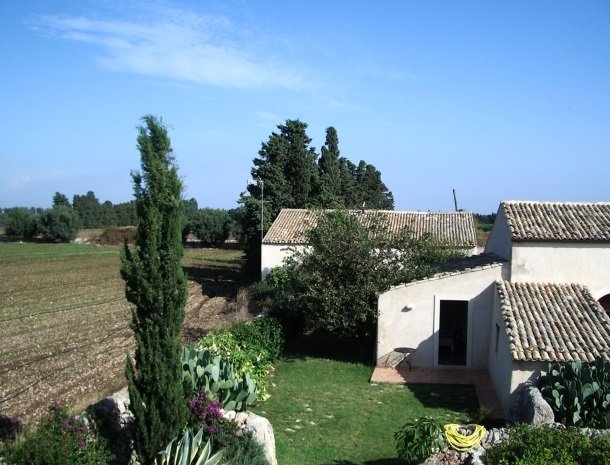 agriturismo-pozzo-di-mazza-siracusa-landschap.jpg