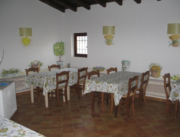 agriturismo-pozzo-di-mazza-siracusa-restaurant.jpg