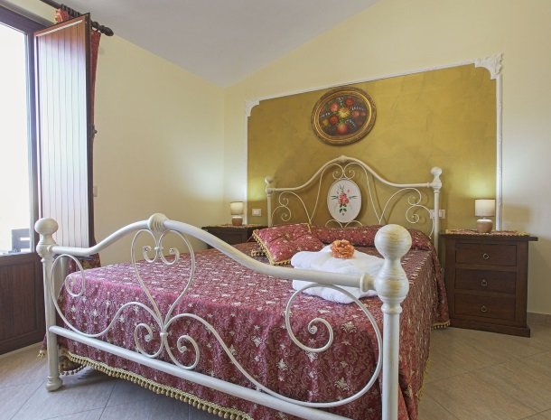bed-and-breakfast-il-casale-di-federico-agrigento-slaapkamer.jpg