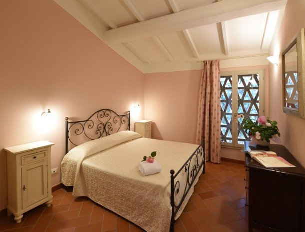 poderesanguisto-toscane-juniorsuite-slaapkamer.jpg