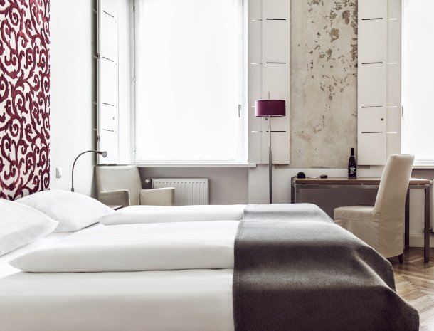 hotel-weitzer-graz-hotelkamer-classic-bed-ram.jpg