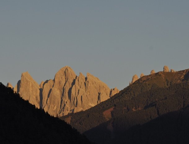 zonsondergang-odle-bergtoppen-valdifunes.jpg