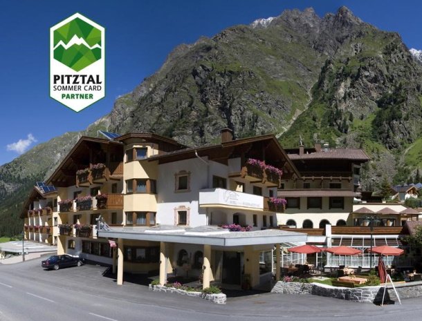 hotel-gundolf-pitztal-tirol-zomer-sommercard.jpg