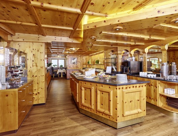 hotel-gundolf-pitztal-tirol-ontbijtbuffet.jpg