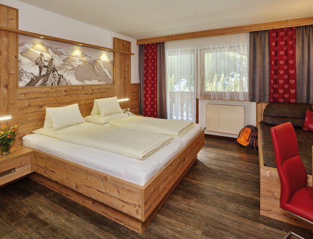 hotel-gundolf-pitztal-tirol-slaapkamer.jpg