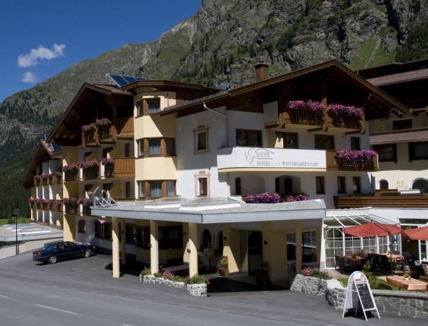 hotel-gundolf-pitztal-tirol-zomer.jpg