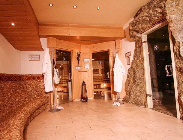 hotel-gundolf-pitztal-tirol-sauna.jpg