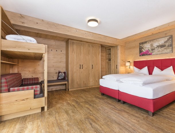 hotel-augarten-neustift im stubaital-tirol-juniorsuite-almrose.jpg