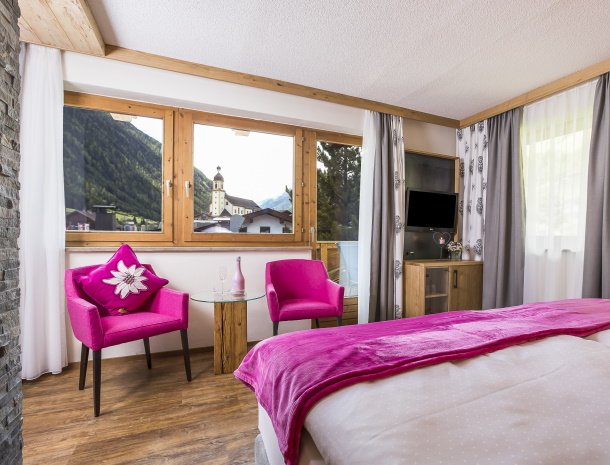 hotel-augarten-neustift im stubaital-tirol-steinrosl-uitzicht.jpg