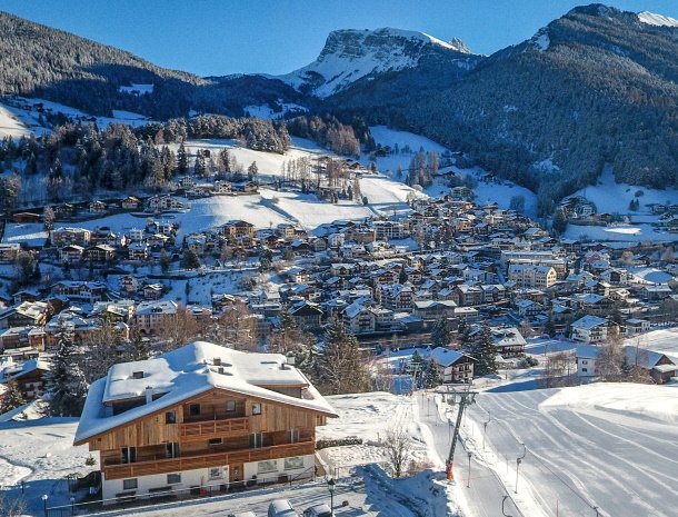 garni-august-ortisei-trentino-winter-uitzicht.jpg