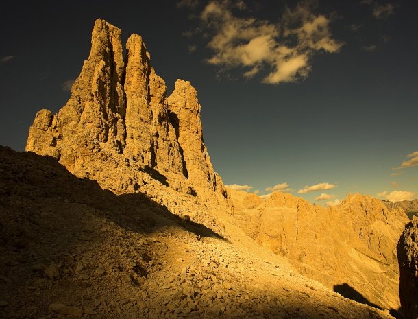 hotel-carpe-diem-vigo-di-fassa-dolomieten-zonsondergang.jpg