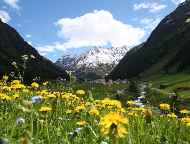 bed-and-breakfast-dorfplatz-pitztal-zomer.jpg