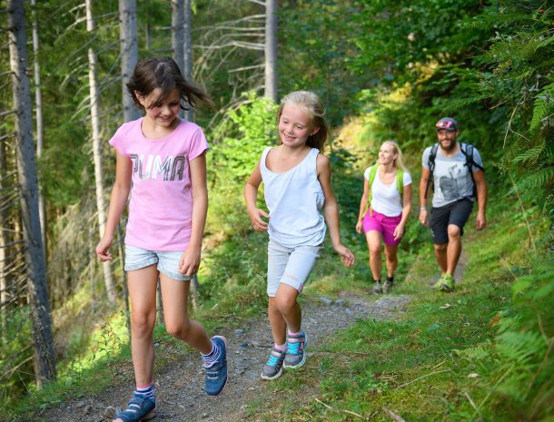 hotel-bergzeit-grossarl-wandelen.jpg