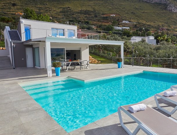 villa-adelfos-scopello-sicilië-villa-zwembad.jpg