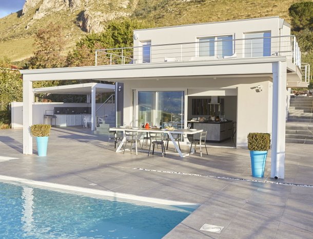villa-adelfos-scopello-sicilië-huis-aanzicht.jpg