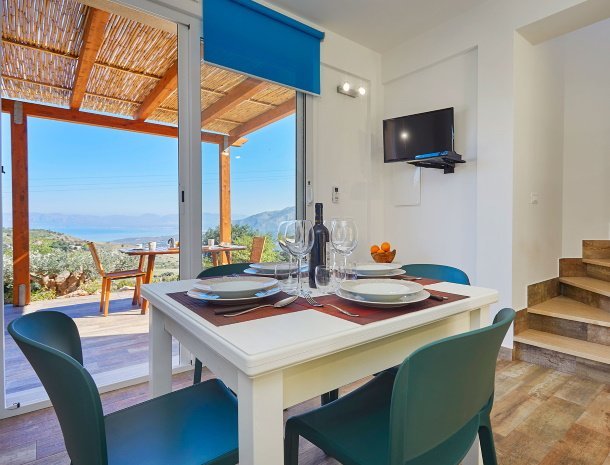 villa-montemar-scopello-sicili&euml;-eethoek-uitzicht.jpg