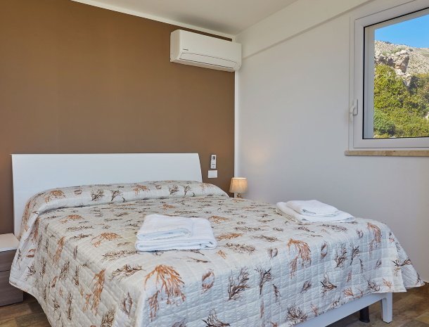 villa-montemar-scopello-sicili&euml;-slaapkamer.jpg