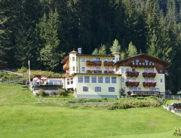 hotel-burgeck-krimml-zomer-ligging.jpg