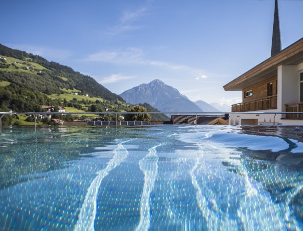 hotel-stefan-wenns-pitztal-zwembad.jpg