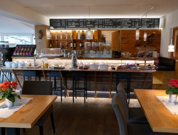 alpenlodge-brand-vorarlberg-ontbijtbuffet.jpg