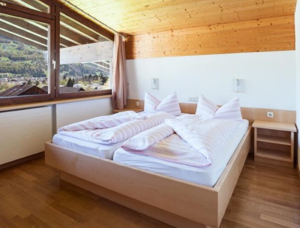 alpenapart-montafon-tschagguns-vorarlberg-appartement-6-slaapkamer.jpg