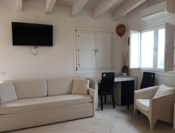 agriturismo-lezagaredivendicari-zitkamer-bungalow.jpg