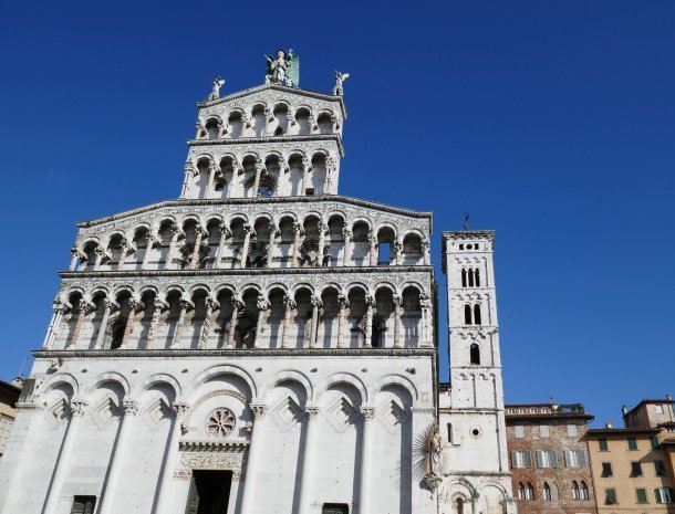 lucca-san-michele-in-foro-kerk.jpg