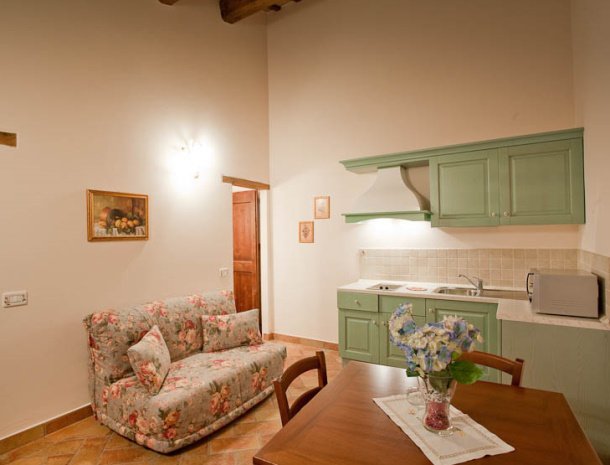 valle-di-metauro-country-house-marche-ginestra-keuken.jpg