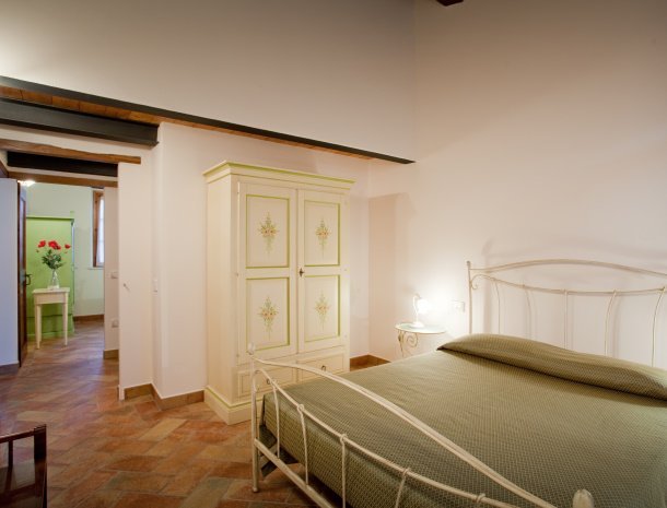 valle-di-metauro-country-house-marche-gelsomino-slaapkamer.jpg