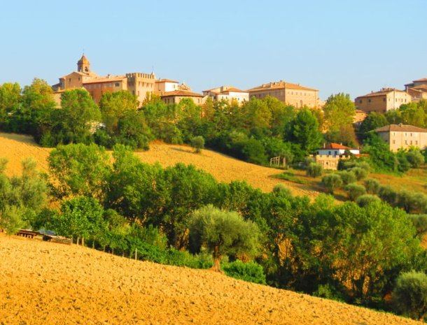 ostra-marche-15-km-van-senigallia.jpg