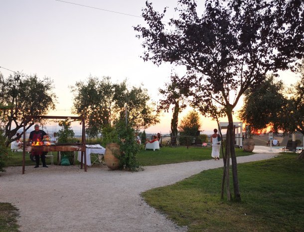 tenuta-san-marcello-agriturismo-marche-barbecue.jpg