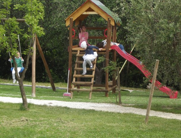 tenuta-san-marcello-agriturismo-marche-speeltuin.jpg