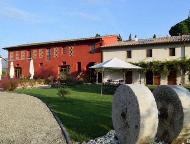 bed-and-breakfast-borgo-san-giusto-empoli-toscane-vooraanzicht.jpg