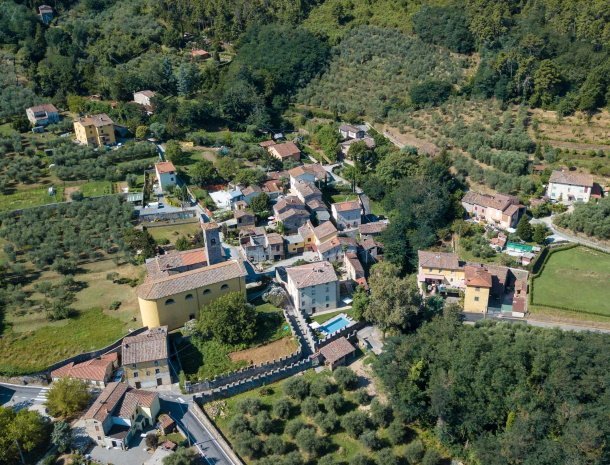 bed-and-breakfast-antica-pergola-lucca-ligging-dorp.jpg