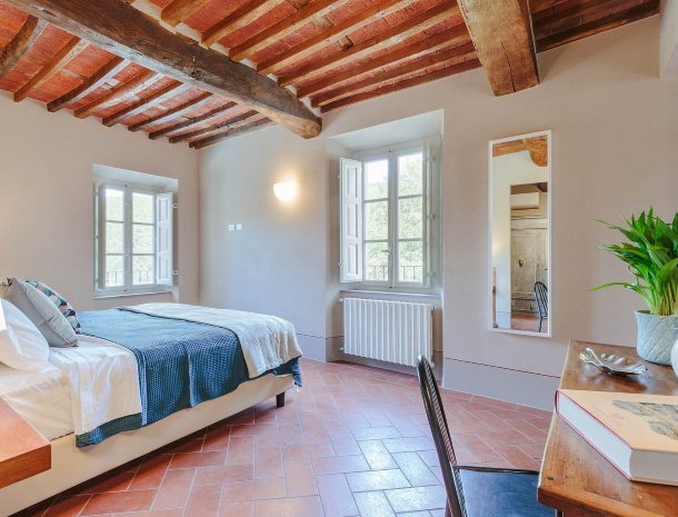 bed-and-breakfast-antica-pergola-lucca-kamer-clematide-ramen.jpg