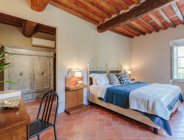 bed-and-breakfast-antica-pergola-lucca-kamer-clematide-kast.jpg