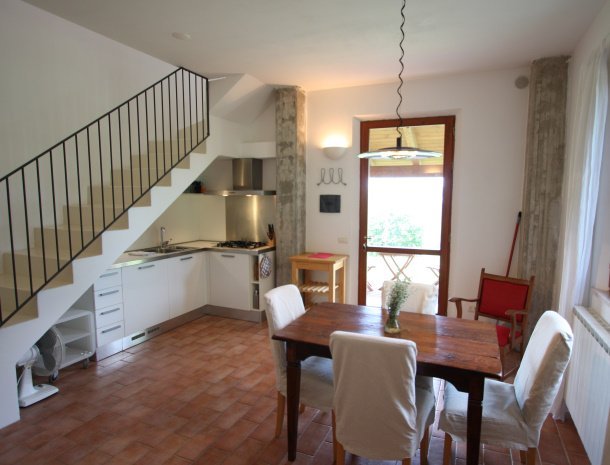 country-house-montesoffio-marche-appartement-g-woonkamer.jpg