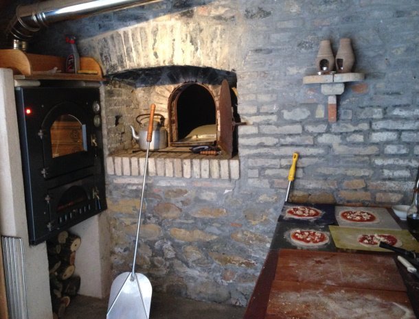 country-house-montesoffio-marche-pizzaoven.jpg