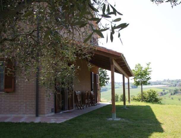 country-house-montesoffio-marche-appartement-g-terras-afdak.jpg