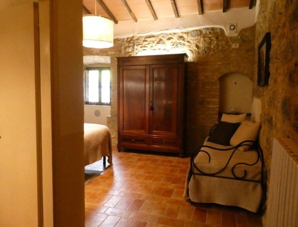 fattoria-san-donato-agriturismo-san-gimignano-slaapkamer-extra-bed.jpg