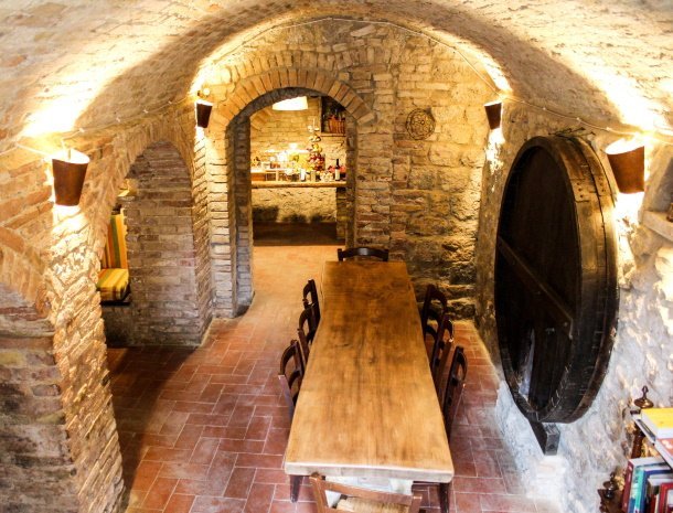 fattoria-san-donato-agriturismo-san-gimignano-kelder.jpg