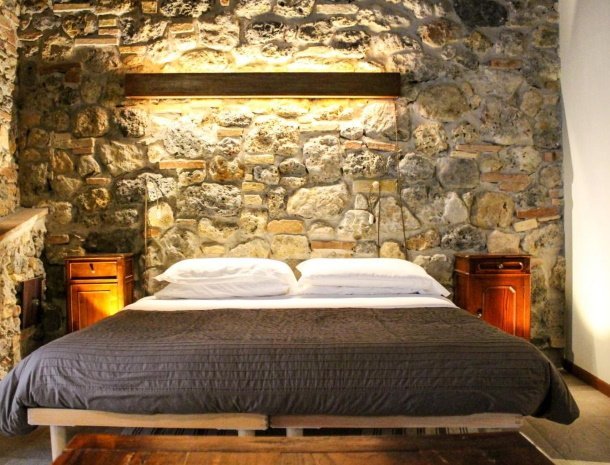 fattoria-san-donato-agriturismo-san-gimignano-slaapkamer.jpg