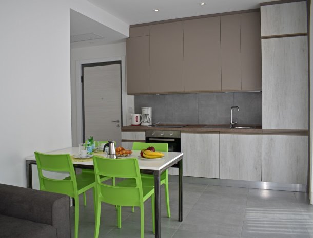 residence-lake-como-colico-appartement-varenna-keuken.jpg