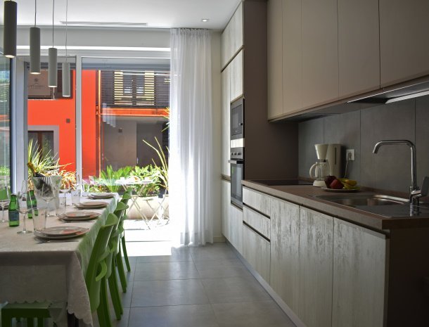 residence-lake-como-colico-appartement-menaggiokeuken.jpg